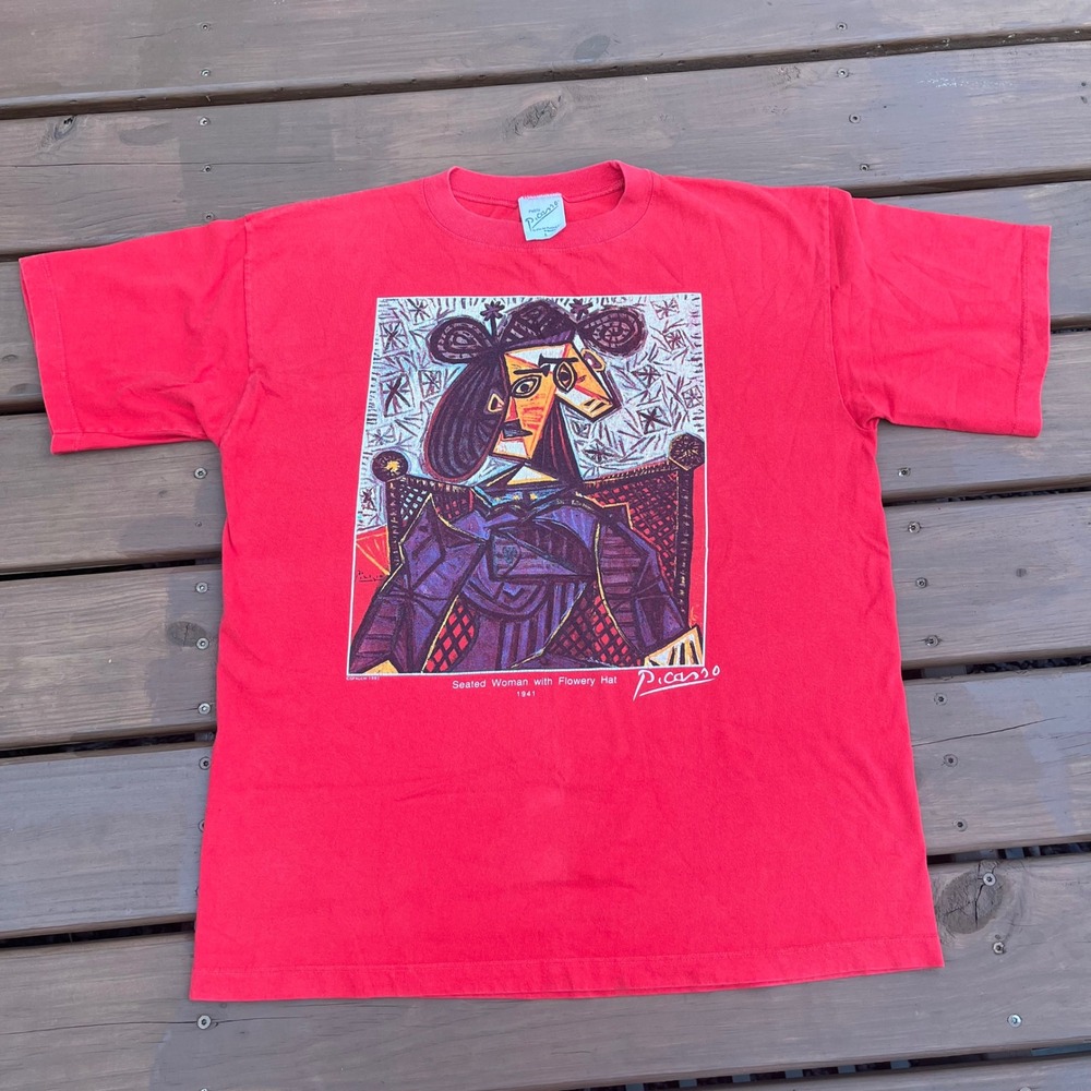 VTG 1995 Picasso T-Shirt Red Seated Woman with Flowery Hat 1941 Art Mens L